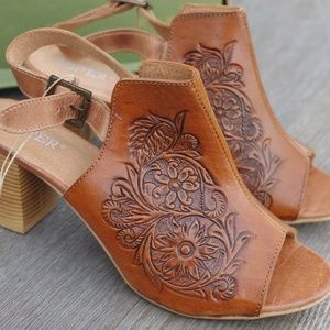 Roper Mika Tooled Leather Heeled Sandal Bootie Tan